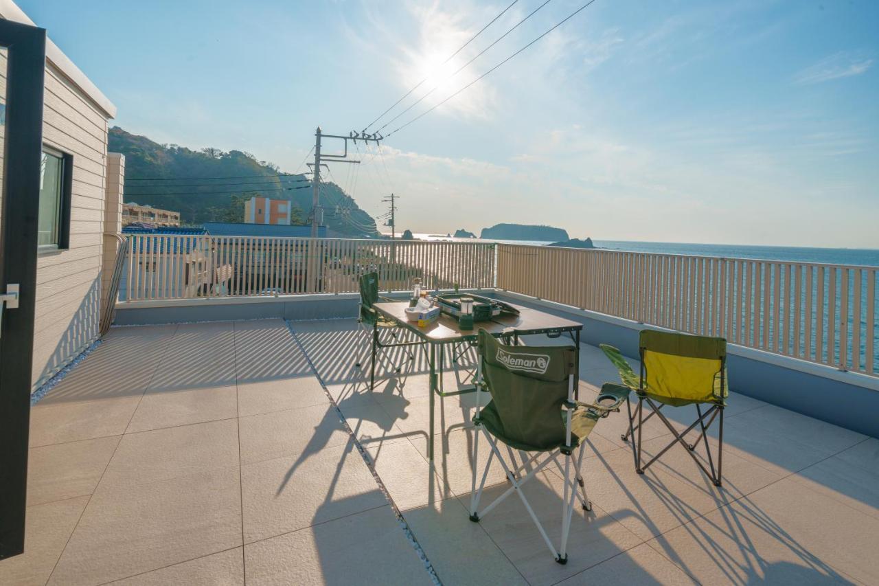 Ryu Shi Ma Ocean View Villa Kyonan Exterior photo